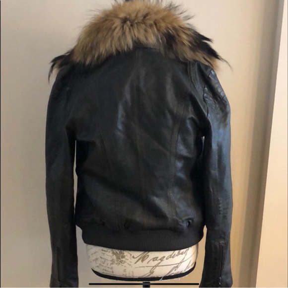 COPY - Brown leather bomber Jacket Collar trimmed with real rabbit! Gorgeous!! - Picture 3 of 13